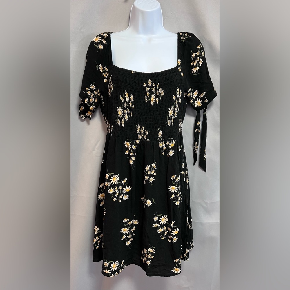 American Eagle Women Floral Black Mini Dress Sz Medium Short Sleeve